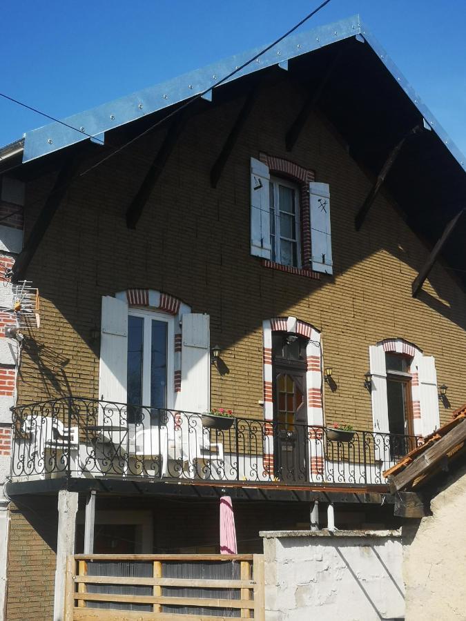Charmant Duplex 100M2 Mouchard Luaran gambar