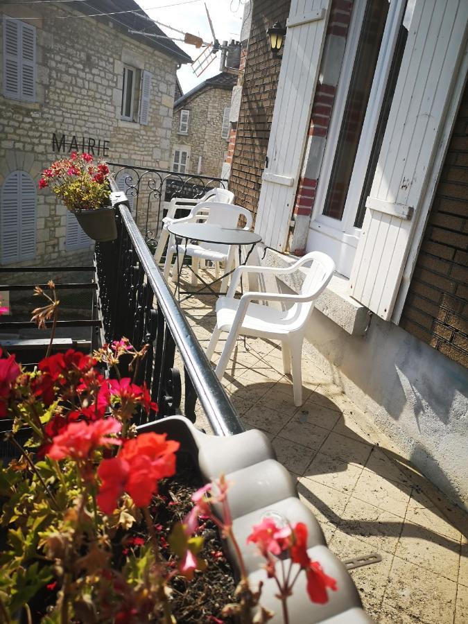 Charmant Duplex 100M2 Mouchard Luaran gambar